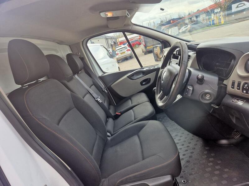 RENAULT TRAFIC